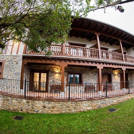 Apartamentos Los Picos De Europa Colio Kültér fotó