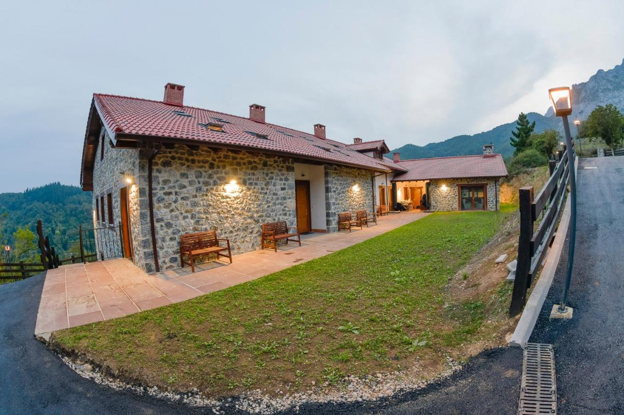 Apartamentos Los Picos De Europa Colio Kültér fotó