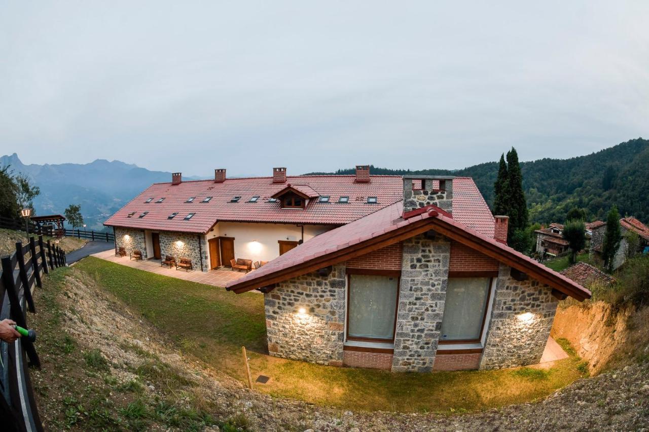 Apartamentos Los Picos De Europa Colio Kültér fotó