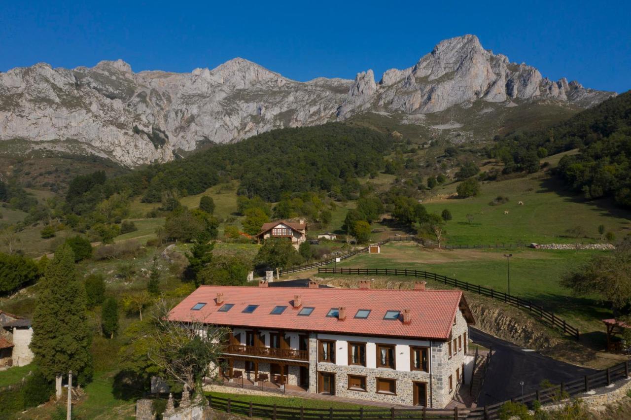 Apartamentos Los Picos De Europa Colio Kültér fotó