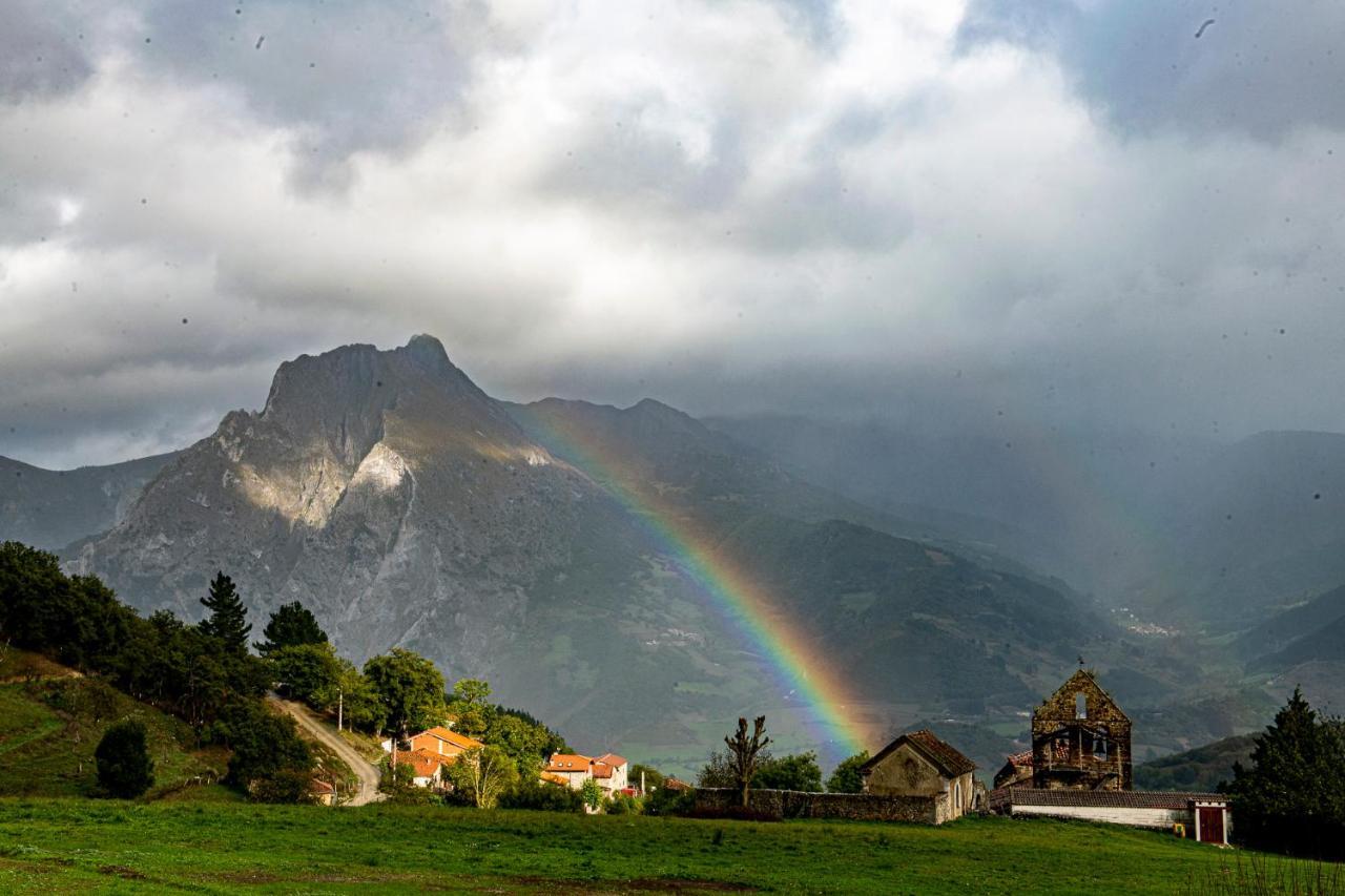 Apartamentos Los Picos De Europa Colio Kültér fotó