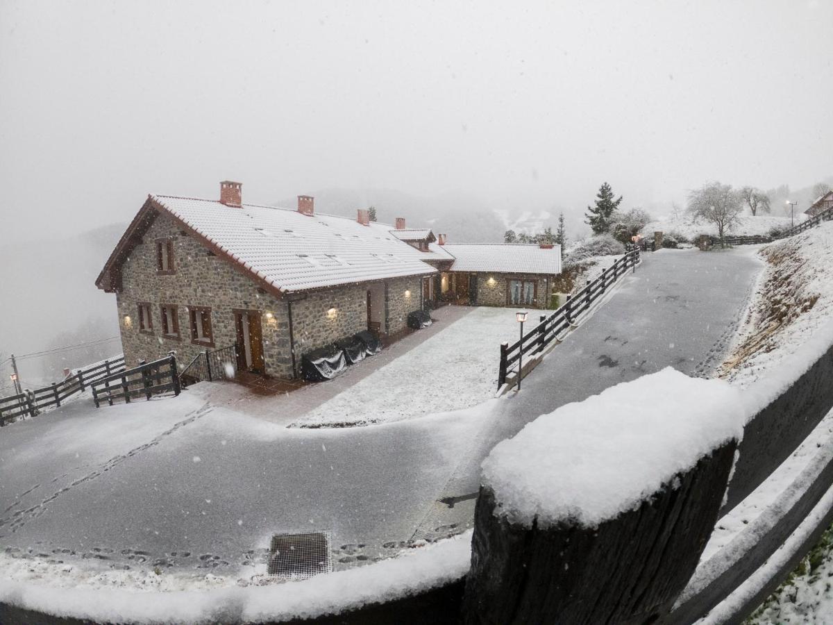 Apartamentos Los Picos De Europa Colio Kültér fotó