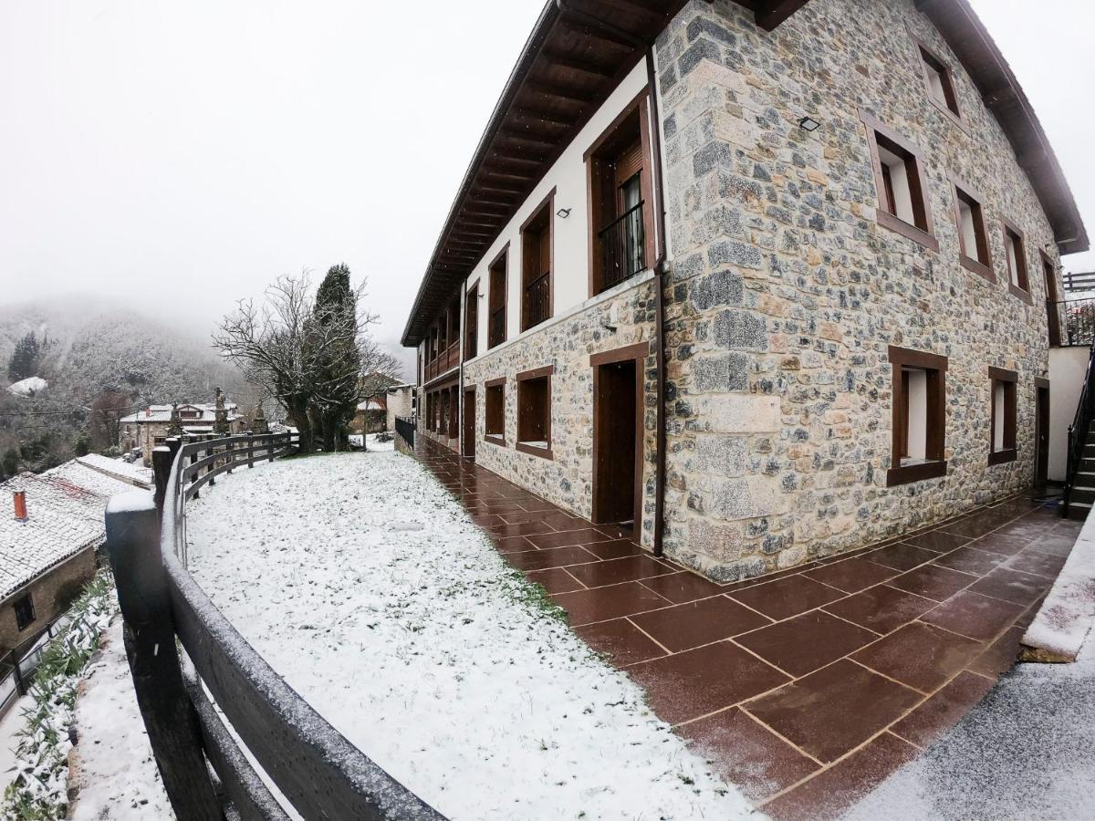 Apartamentos Los Picos De Europa Colio Kültér fotó