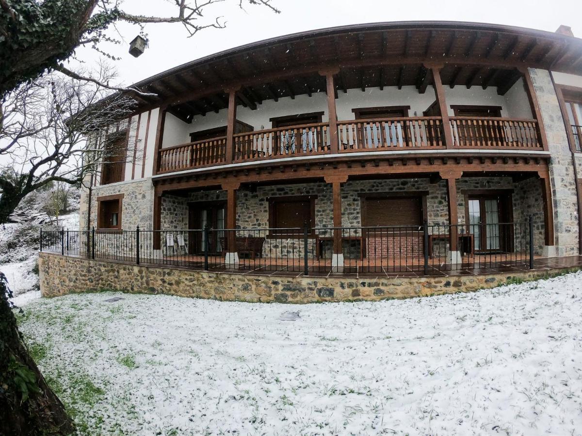 Apartamentos Los Picos De Europa Colio Kültér fotó