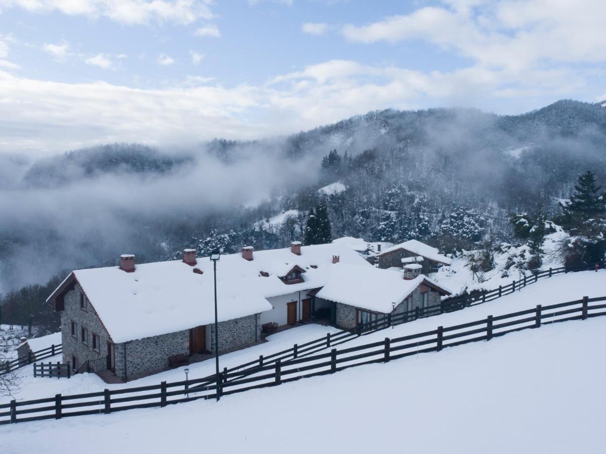 Apartamentos Los Picos De Europa Colio Kültér fotó